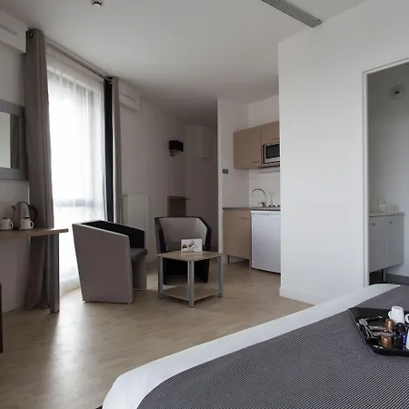 Tulip Lille Grand Stade Hotel 3*