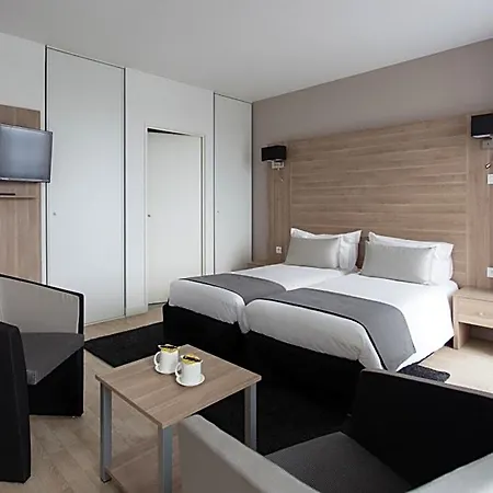 Tulip Lille Grand Stade Otel 3*