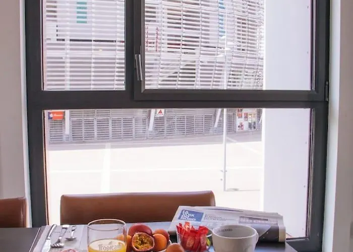 Hotel Tulip Lille Grand Stade 3*