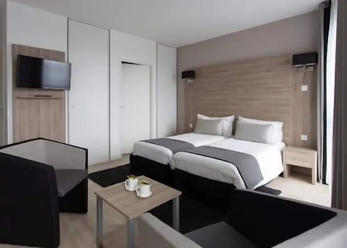 Tulip Lille Grand Stade Hotel 3*