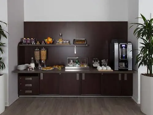 Tulip Lille Grand Stade Hotel 3*